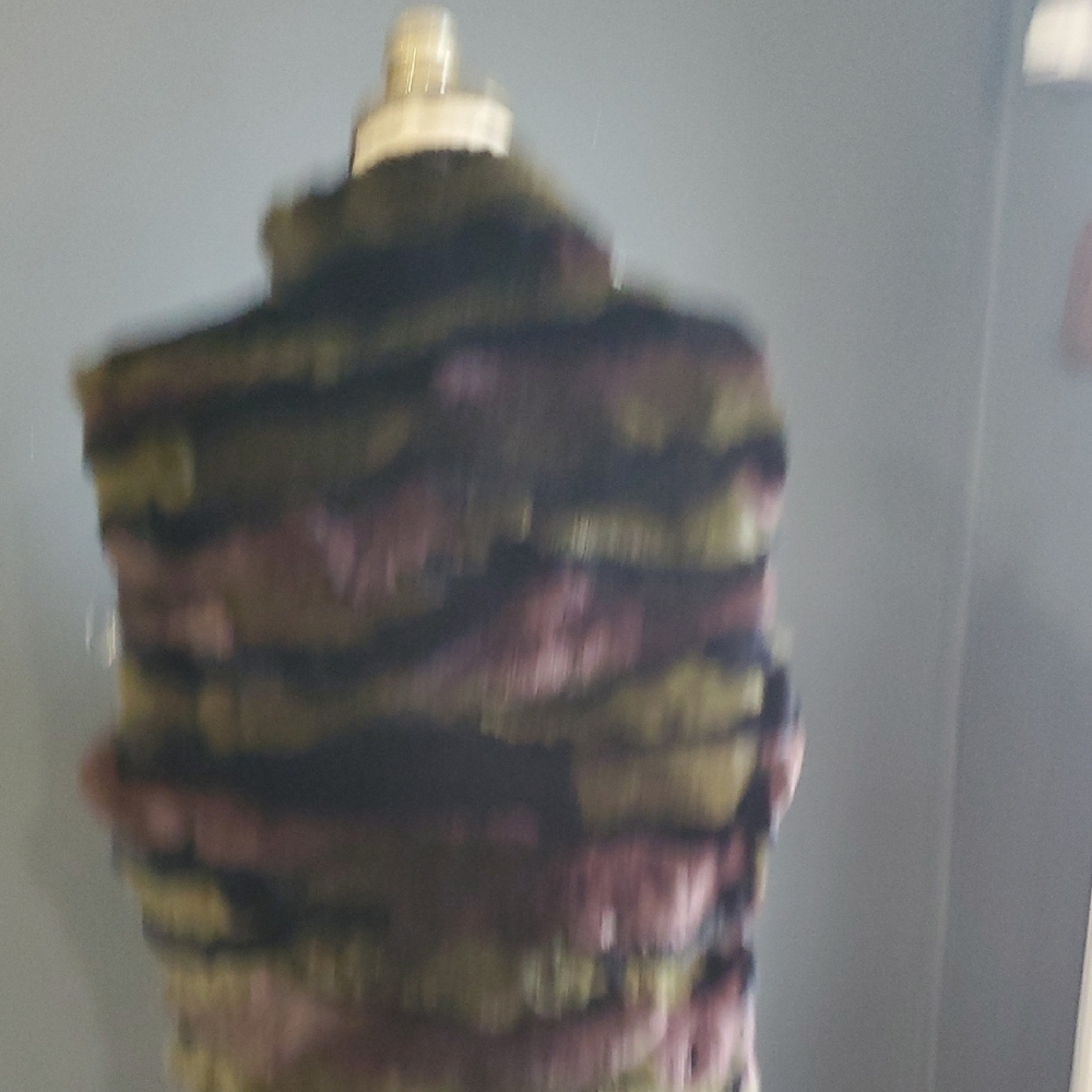 Metric Knits Reversable Camo    Vest - Picture 6 of 17